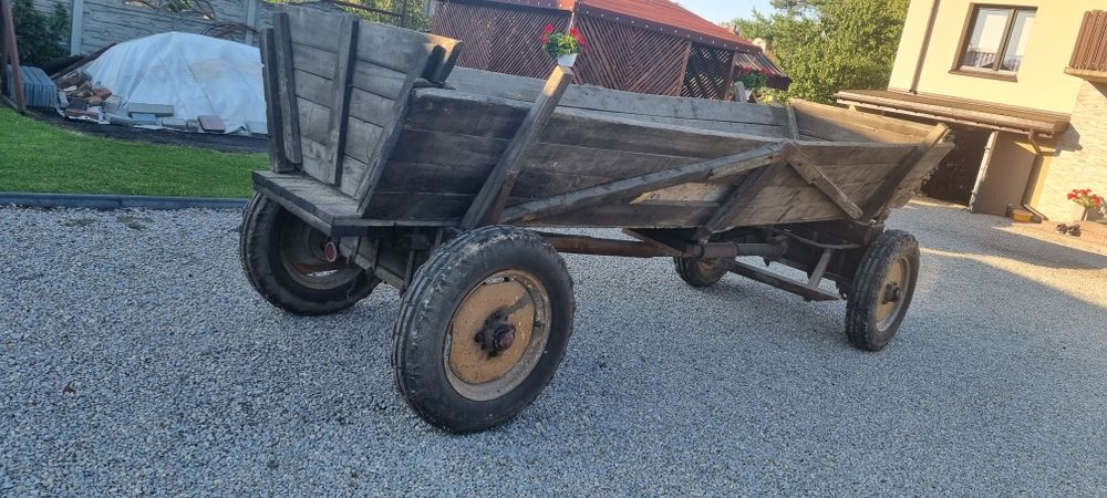 Wóz ciągnikowy konny rolniczy do zboża drzewa