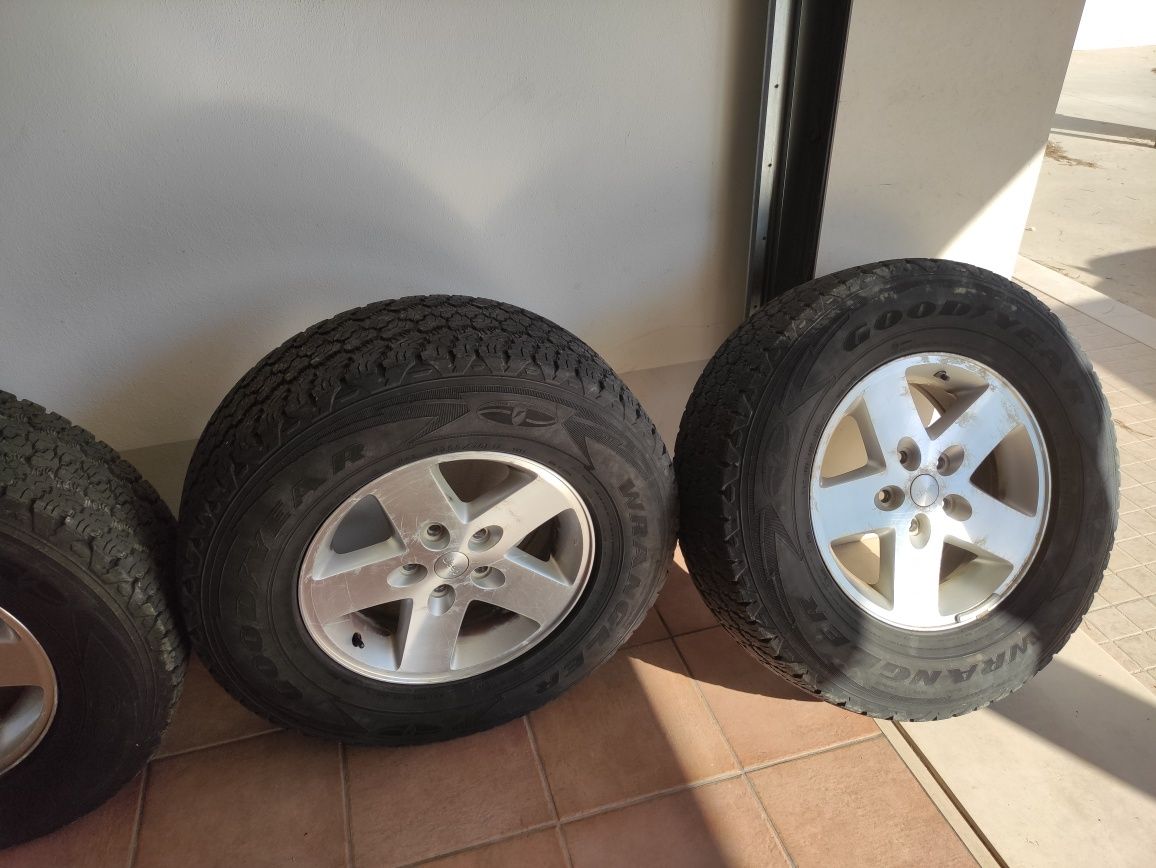 Jantes com pneus Jeep Wrangler jk