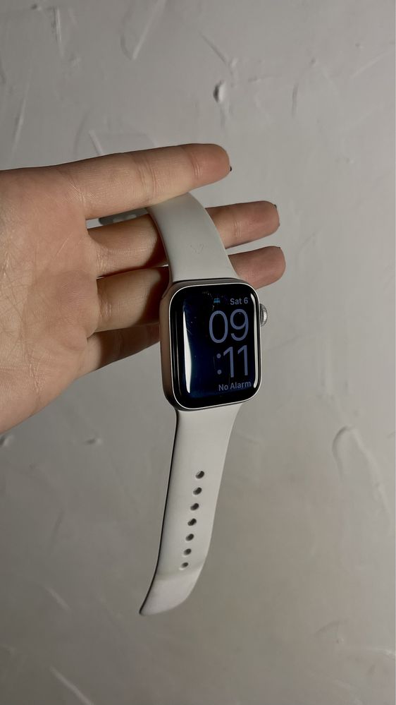 Apple Watch SE white
