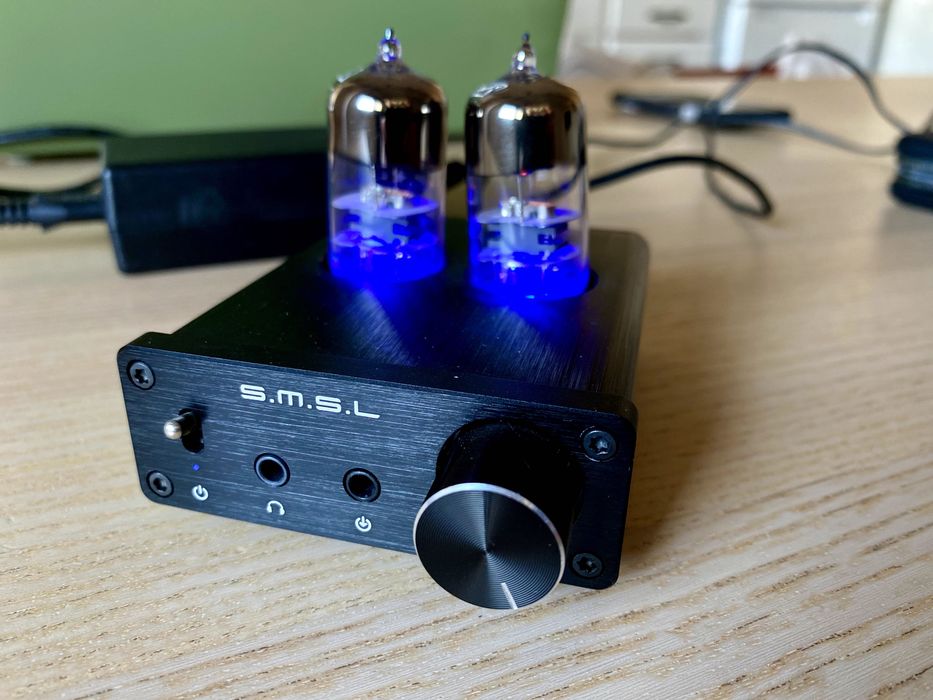 Amplificador de Auscultadores Valvulado Portátil