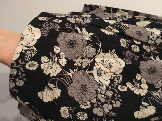 Czarna spódnica w kwiaty, maki, S, H&M
