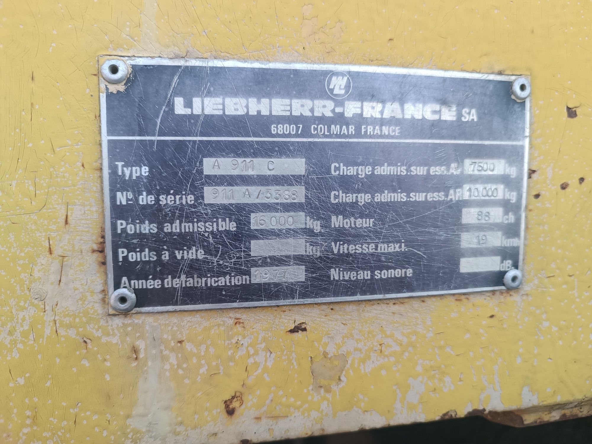 Екскаватор liebherr
