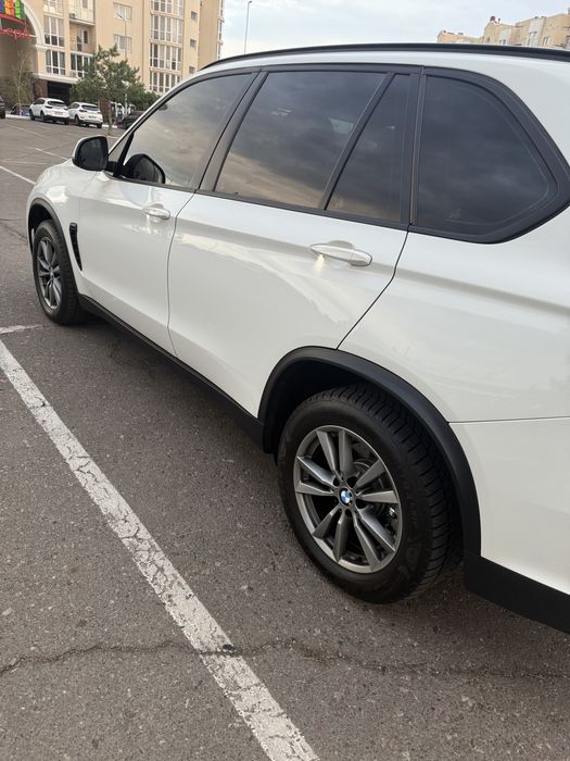 Продаю свій автомобіль .