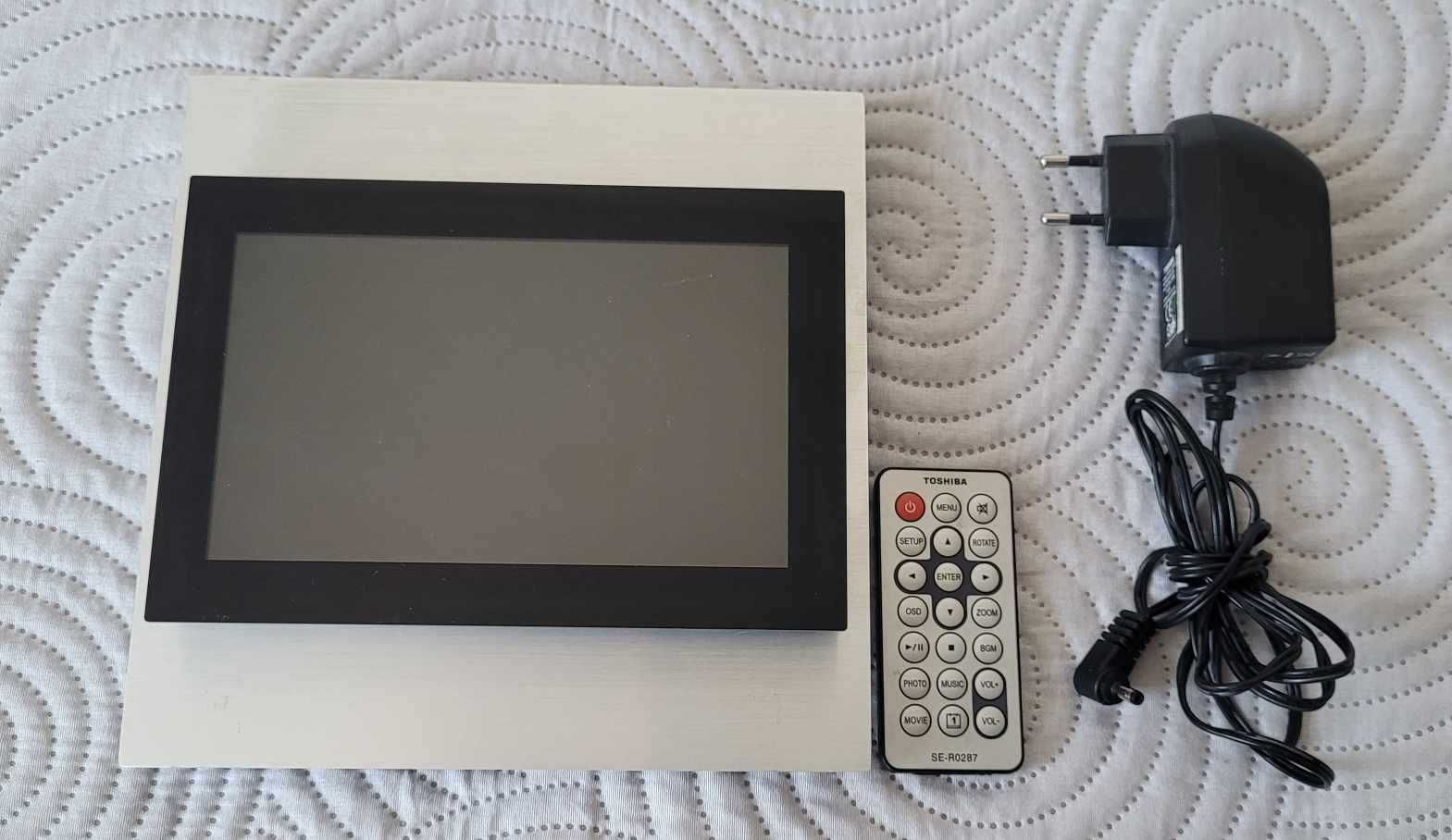 Ramka Cyfrowa Toshiba DPF7XSE + pilot + zasilacz