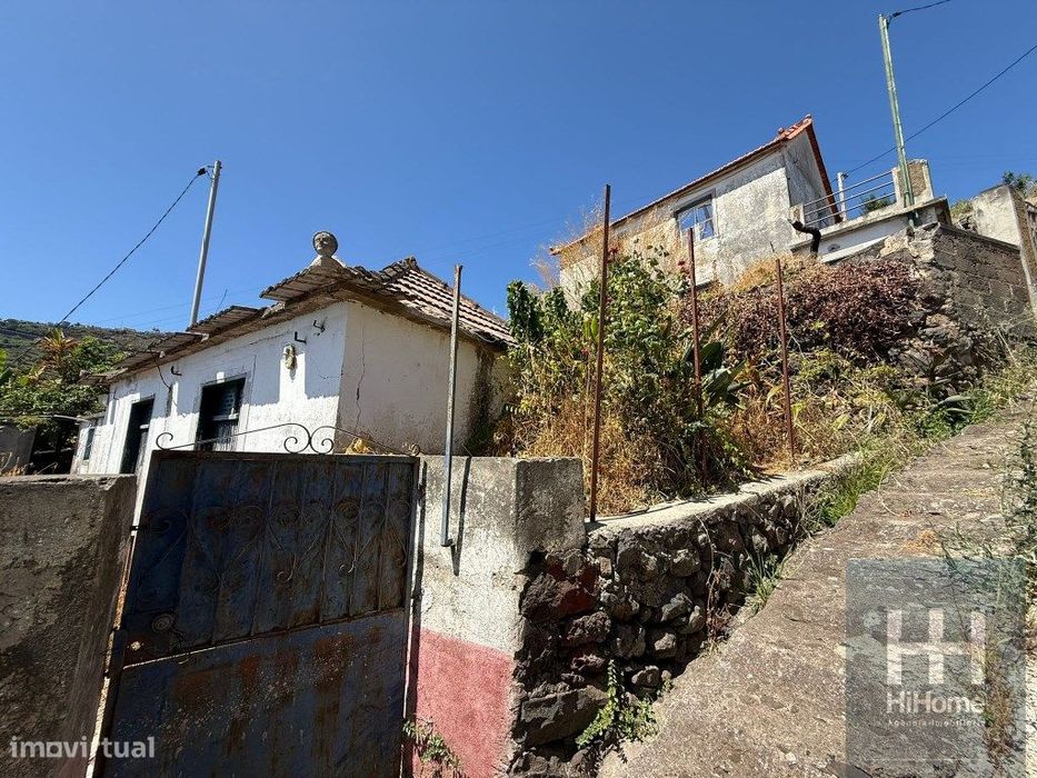 2 Moradias para Recuperar com Vista Mar | Arco da Calheta, Calheta