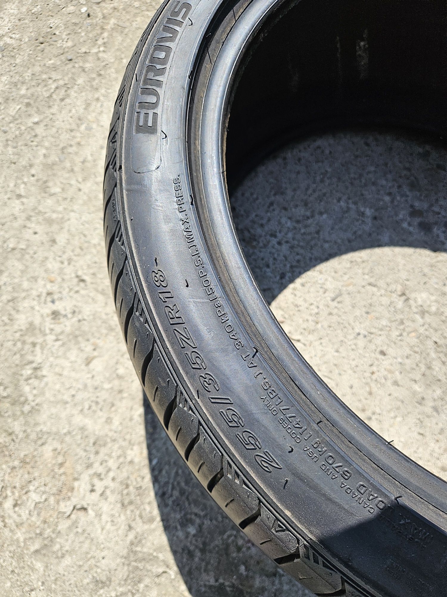 Шини,резина літня Roadstone 255/35 R18