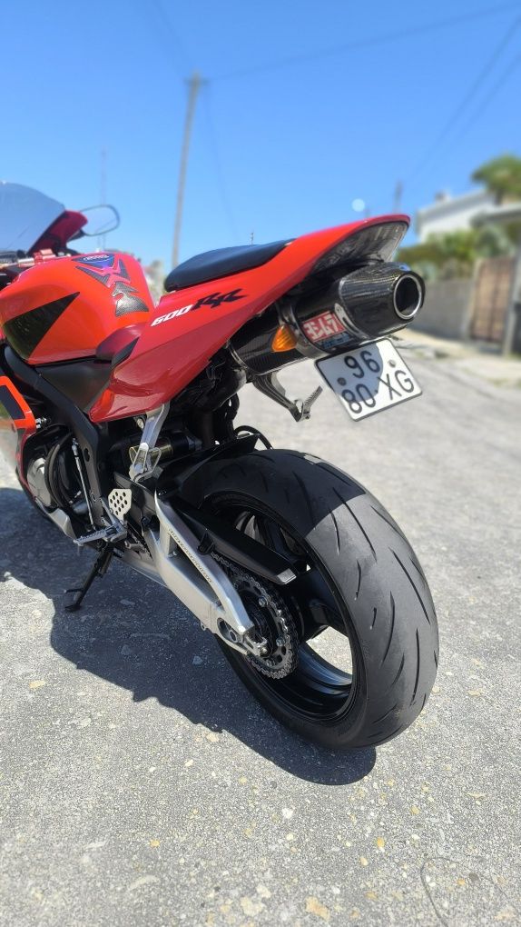 Vendo CBR 600RR 2004