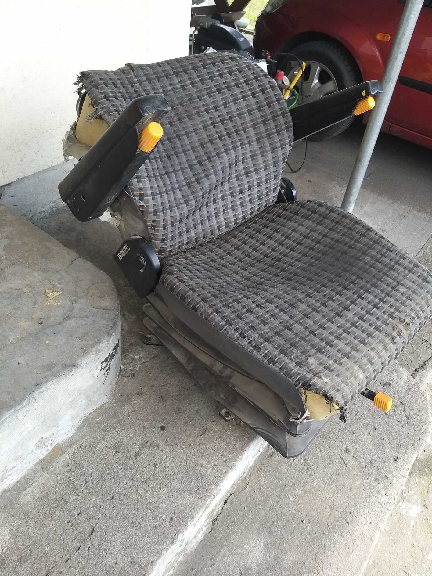 Fotel ciągnikowy ISRI