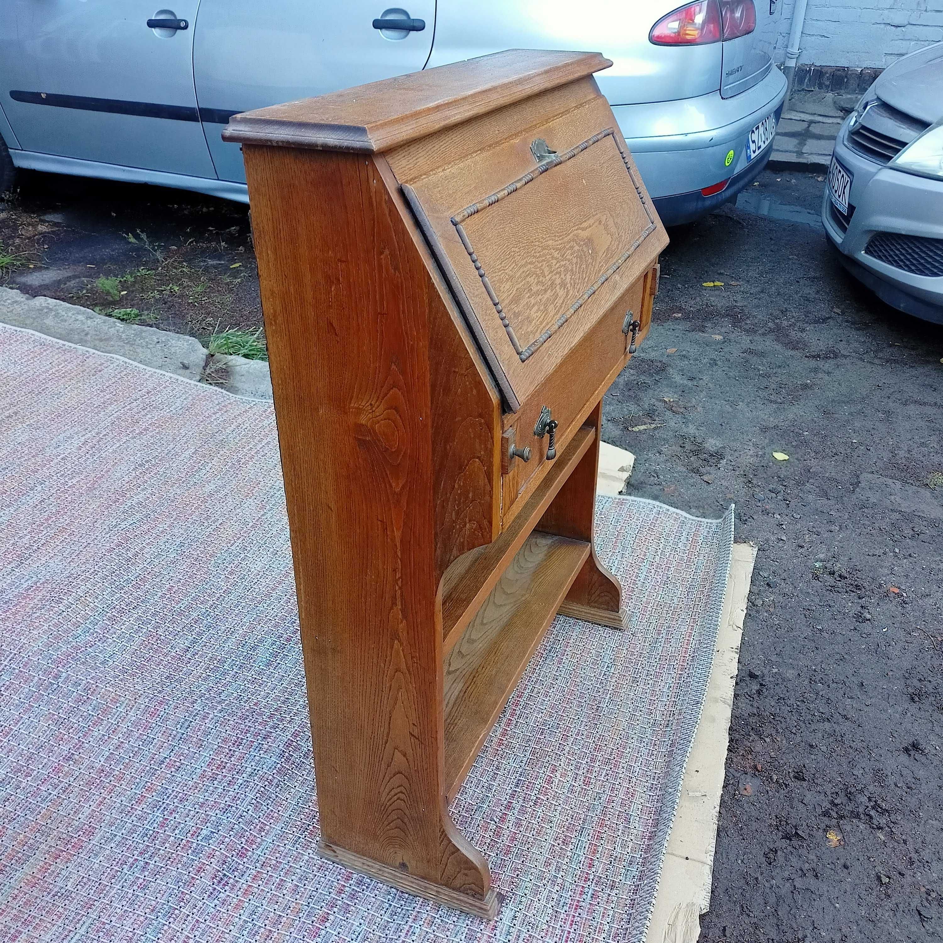 Biblioteczka Stare meble drewniane