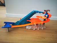 Hot wheels roller coaster