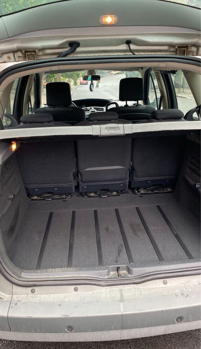 Комфортне сімейне авто, можу доставити до вас(по домовленості).