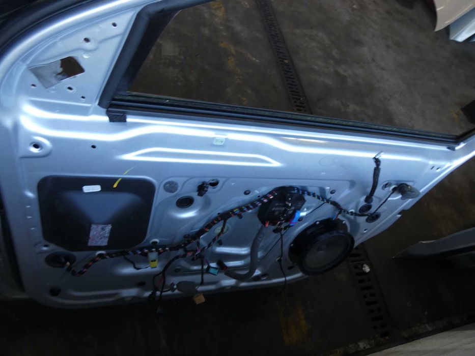 Drzwi prawy przód przednie Skoda SUPERB II LA7W RZ3/83 GORLICE