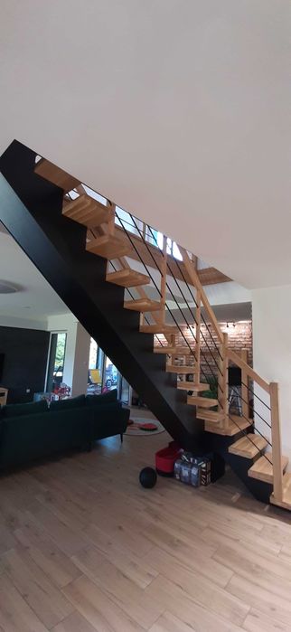 schody drewniane debowe dywanowe proste metalowe  Polska i UE