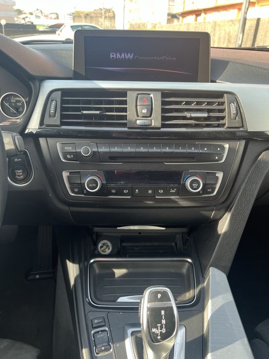 Carrinha BMW 320d Touring Pack M