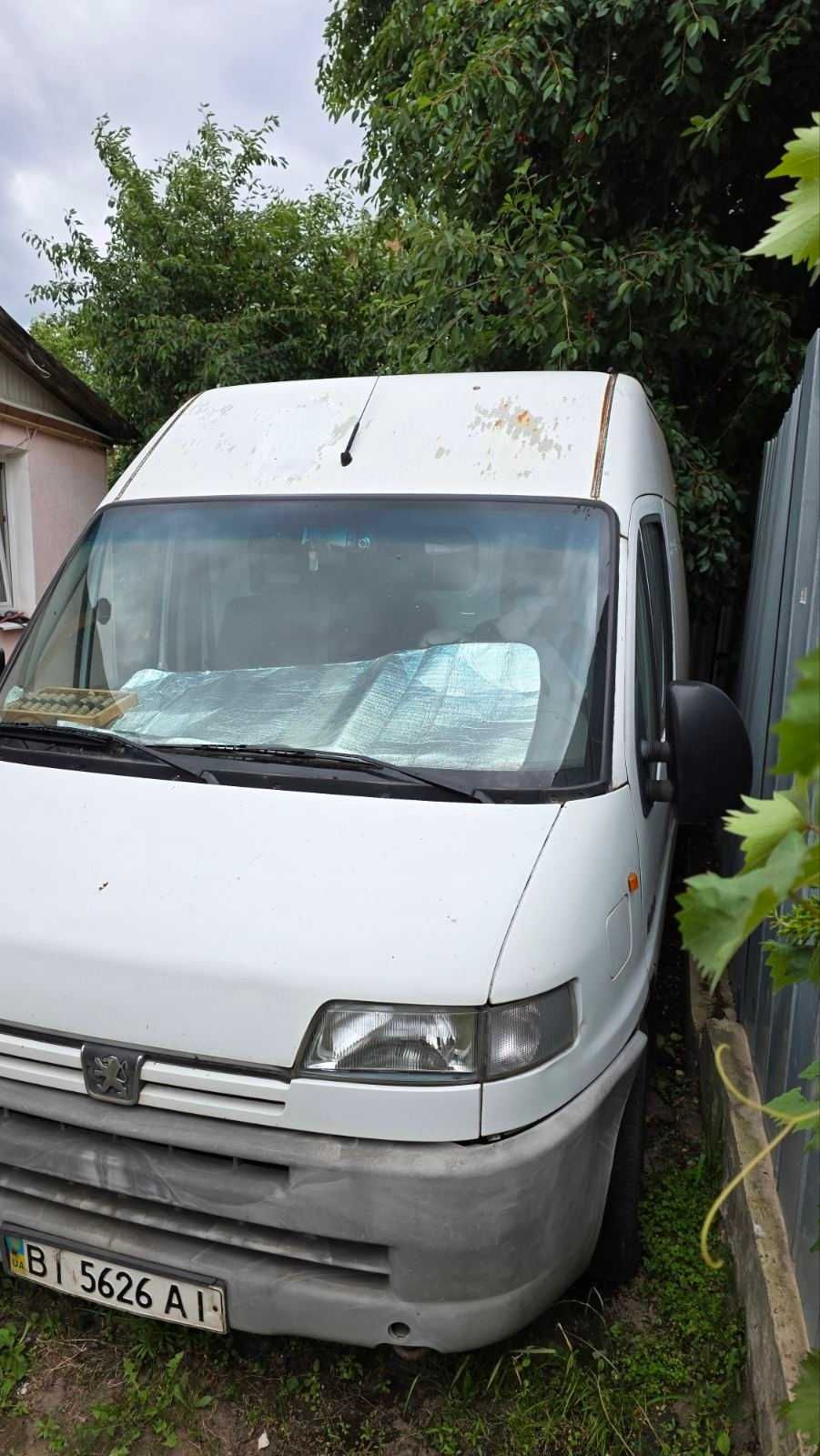 Peugeot Boxer коммерческий фургон, грузовой микроавтобус.