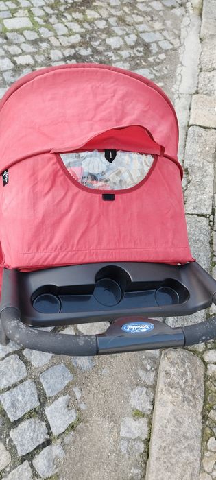 Vendo carrinho de bebê