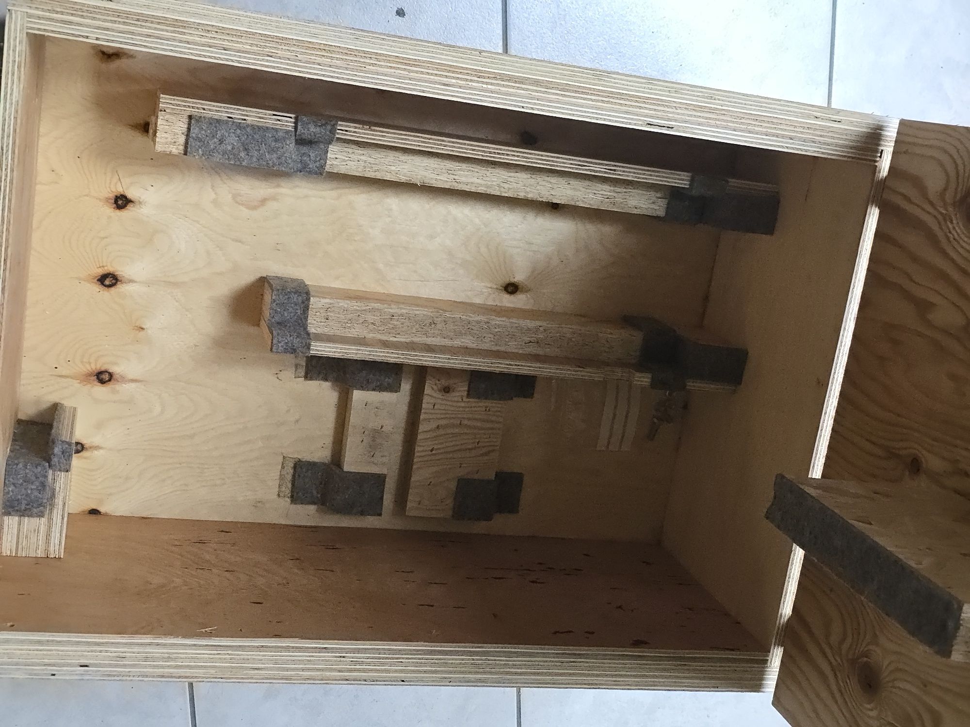 Duża skrzynia ze sklejki 54x80x33