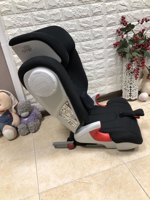 Автокрісло BRITAX ROMER KIDFIX 2 XP Sict Група 2/3 (15-36кг) бустер