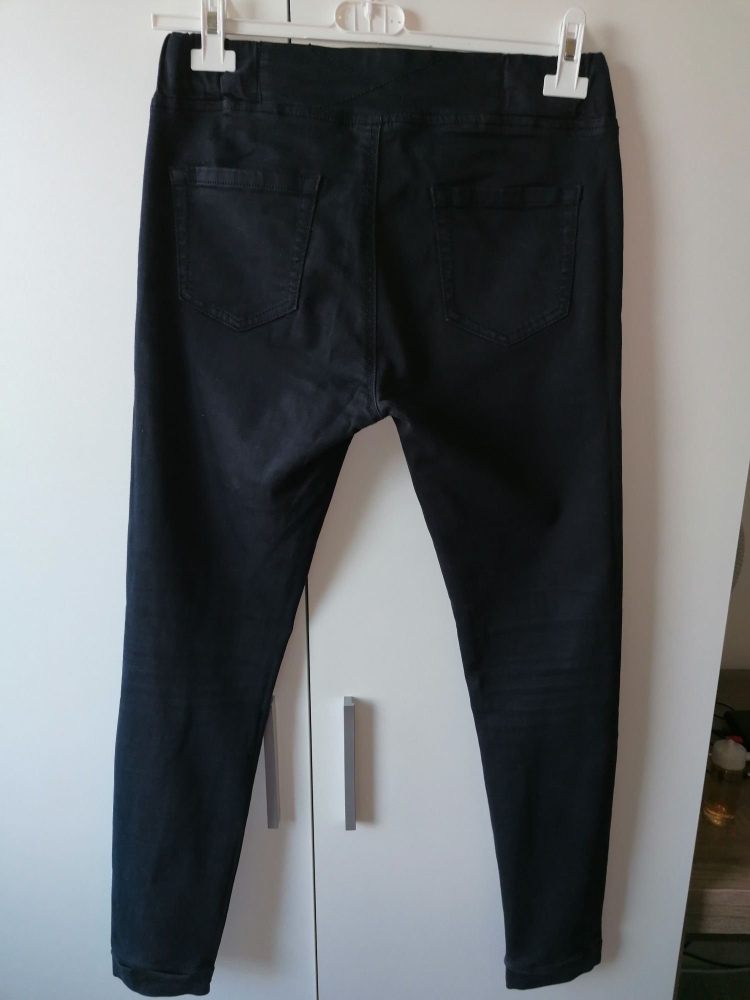 Spodnie jeansowe zawiązywane na sznurek, rozmiar L