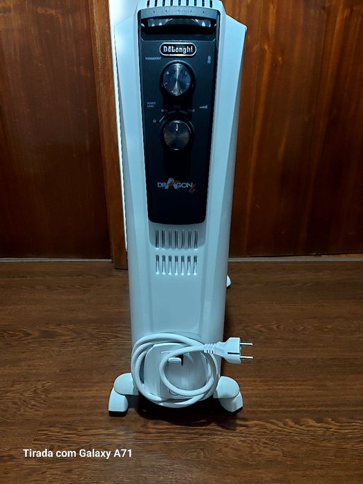 Aquecedor a óleo marca Delonghi 2500 w