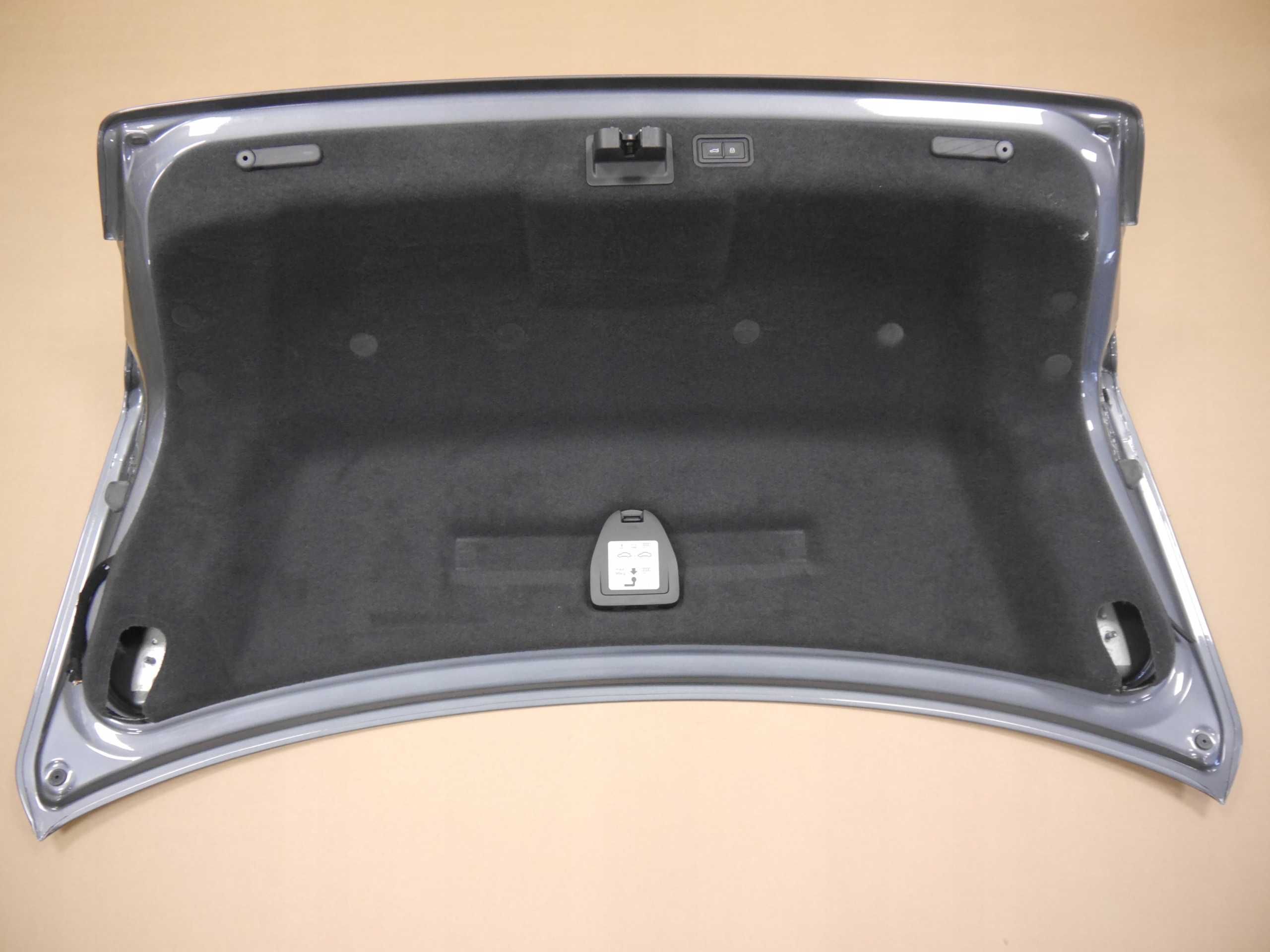 Кришка багажника AUDI A8 D5 разборка шрот запчасти в цвет 4N0827025