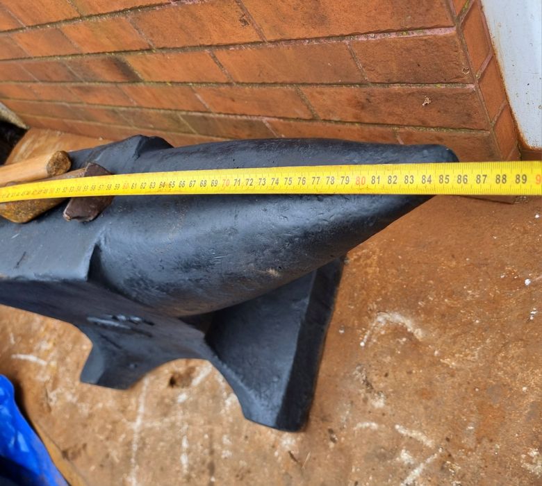 Ogromne kowadło 200kg