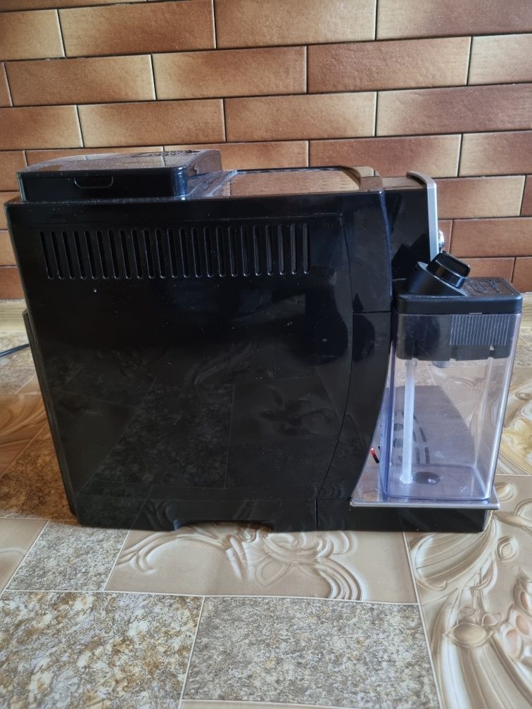 Продам кавовий апарат Delonghi