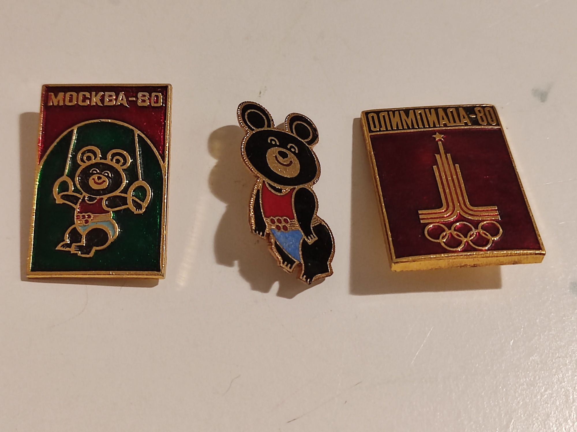 Pins e autocolante Jogos Olímpicos 1980