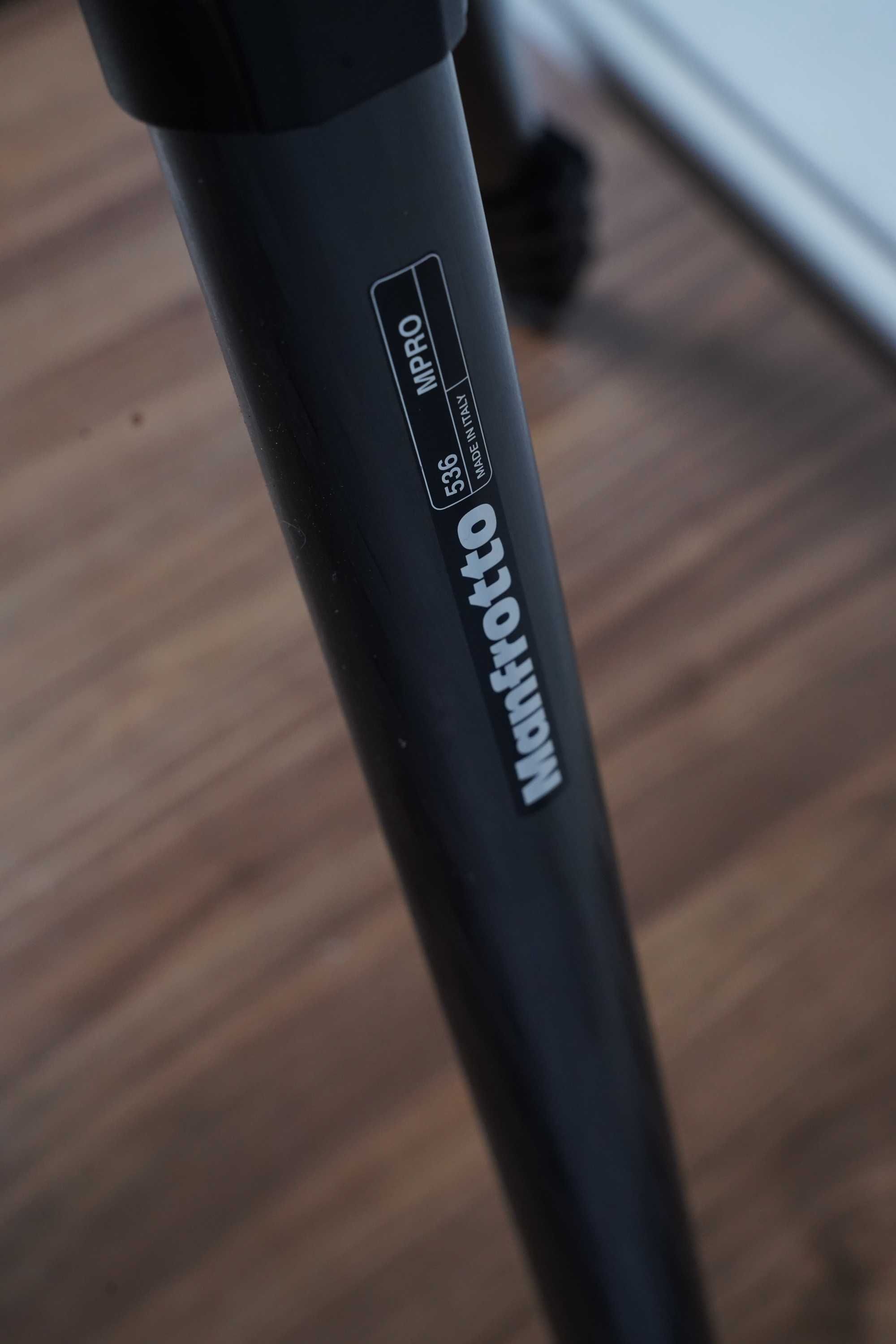 Manfrotto MN536 z głowicą MN504HDV i pokrowcem MBAG100P