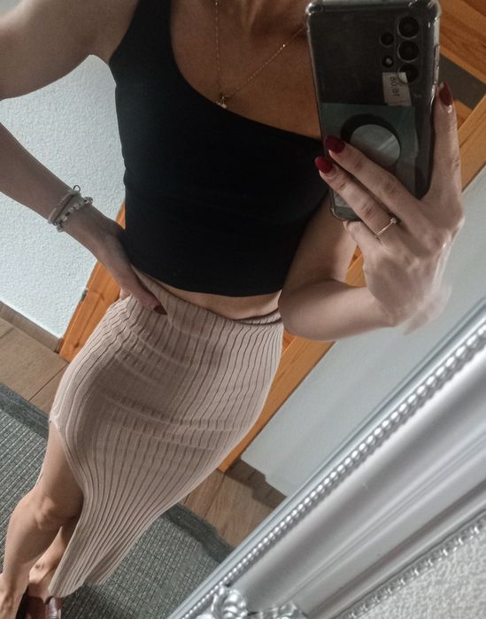 Top czarny piękny prążkowany XS S