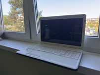 Laptop Toshiba + myszka bezprzewodowa gratis