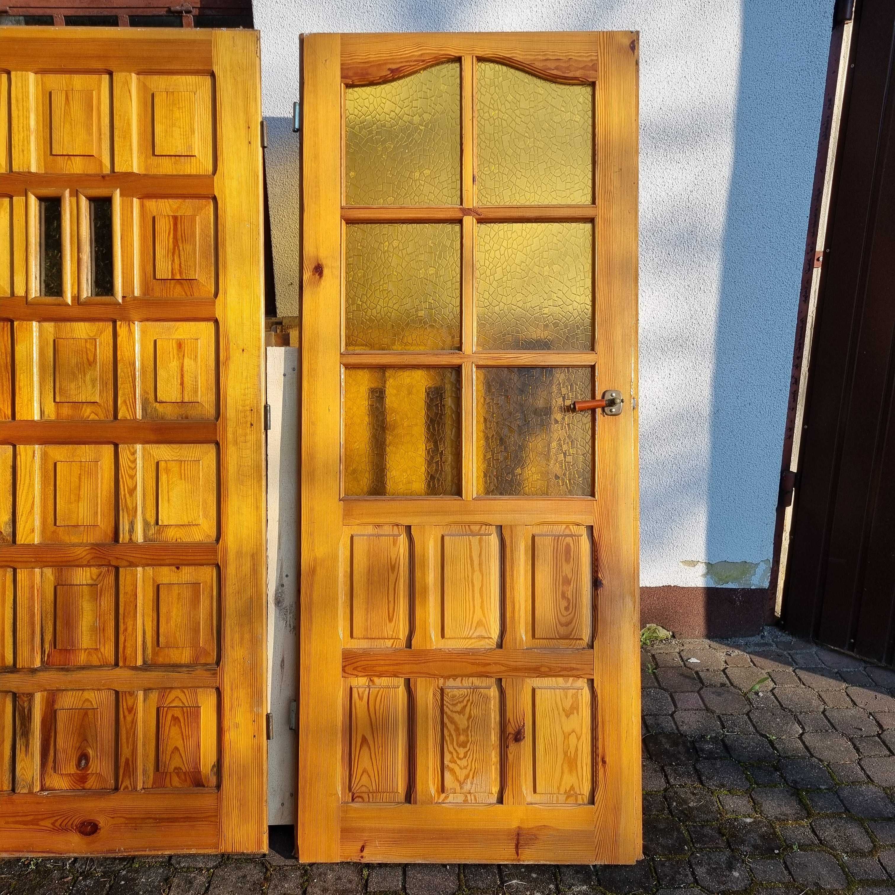 Drzwi drewniane wewnętrzne i zewnętrzne, stan jak na zdjęciach.