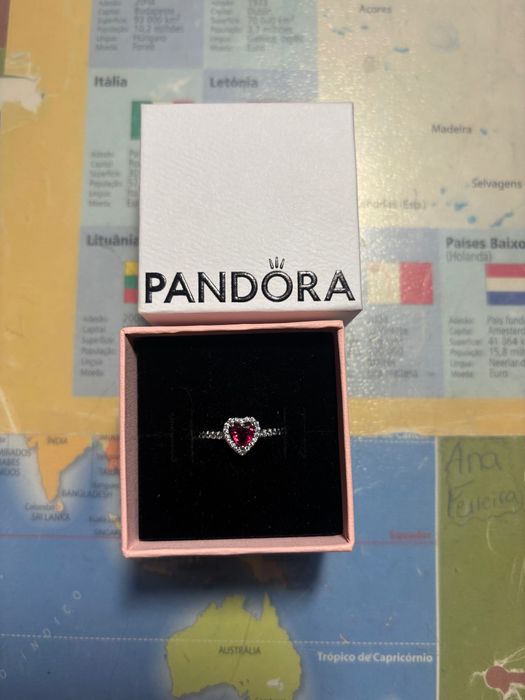Anel coração vermelho pandora 58- nunca usado