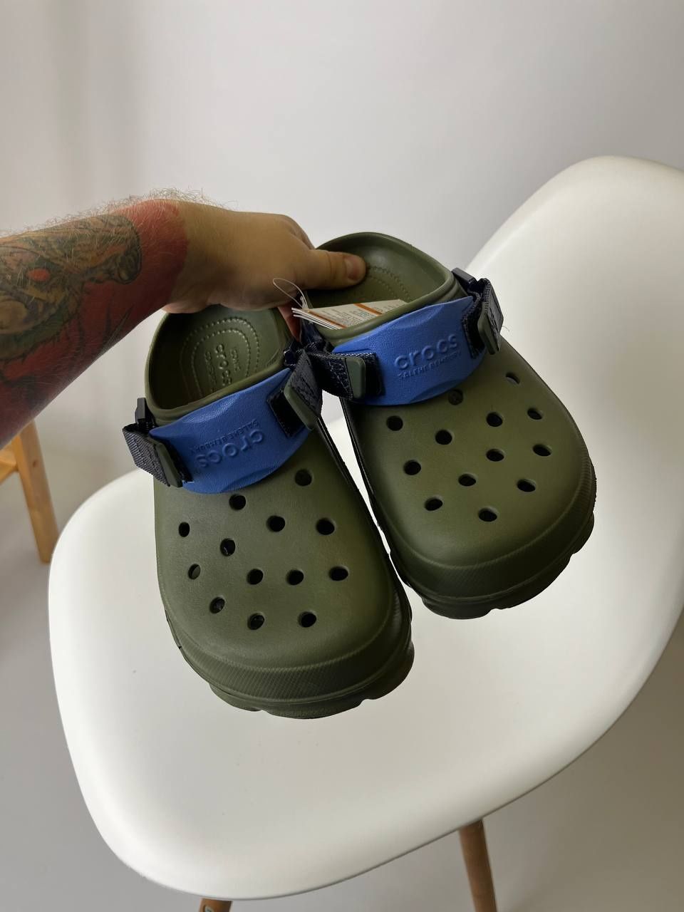 Crocs в різних кольорах