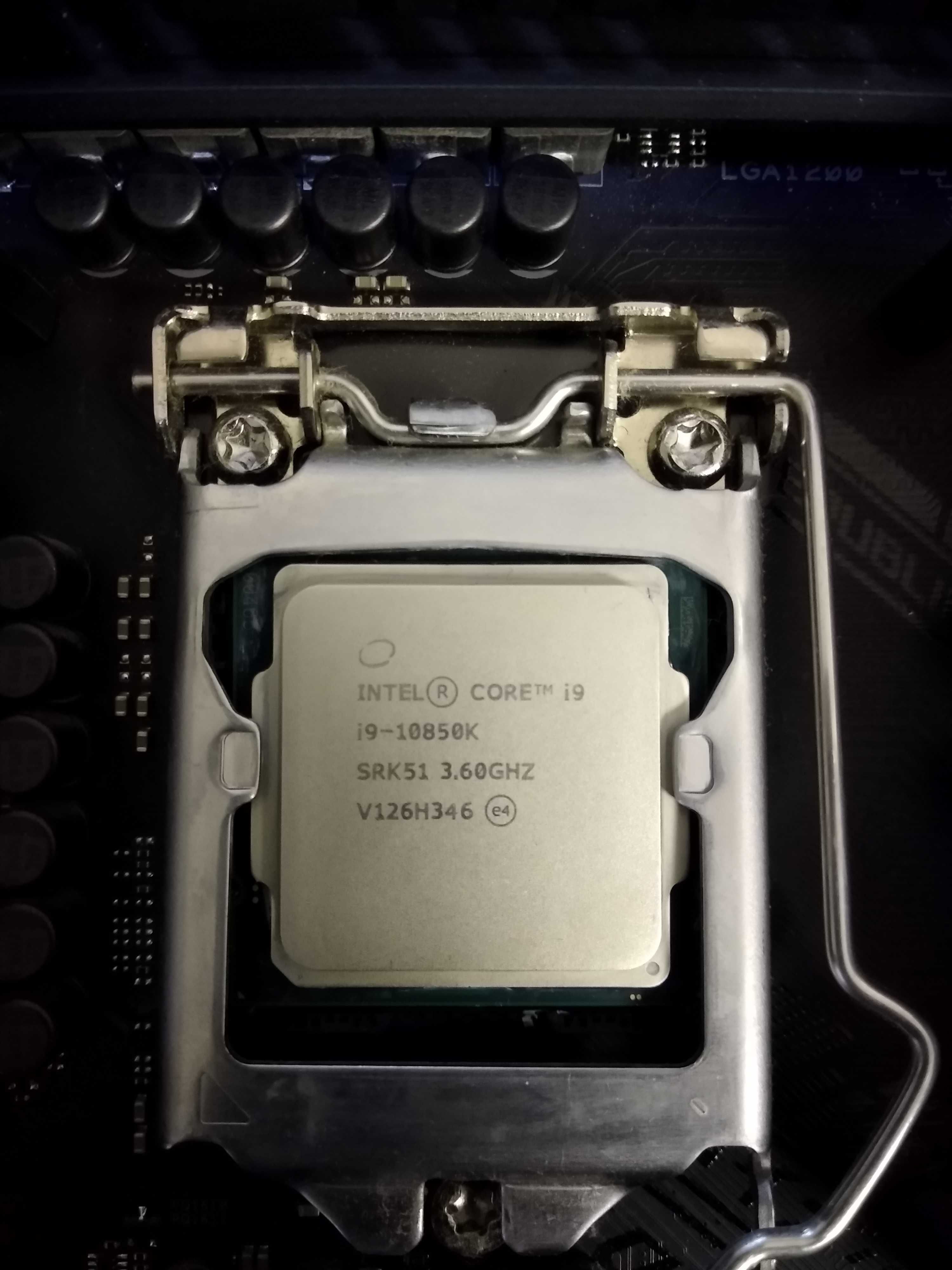 Продам игровой комплект, монитор, 12400f, ssd.