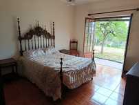 Moradia pronta a habitar com terreno e anexos