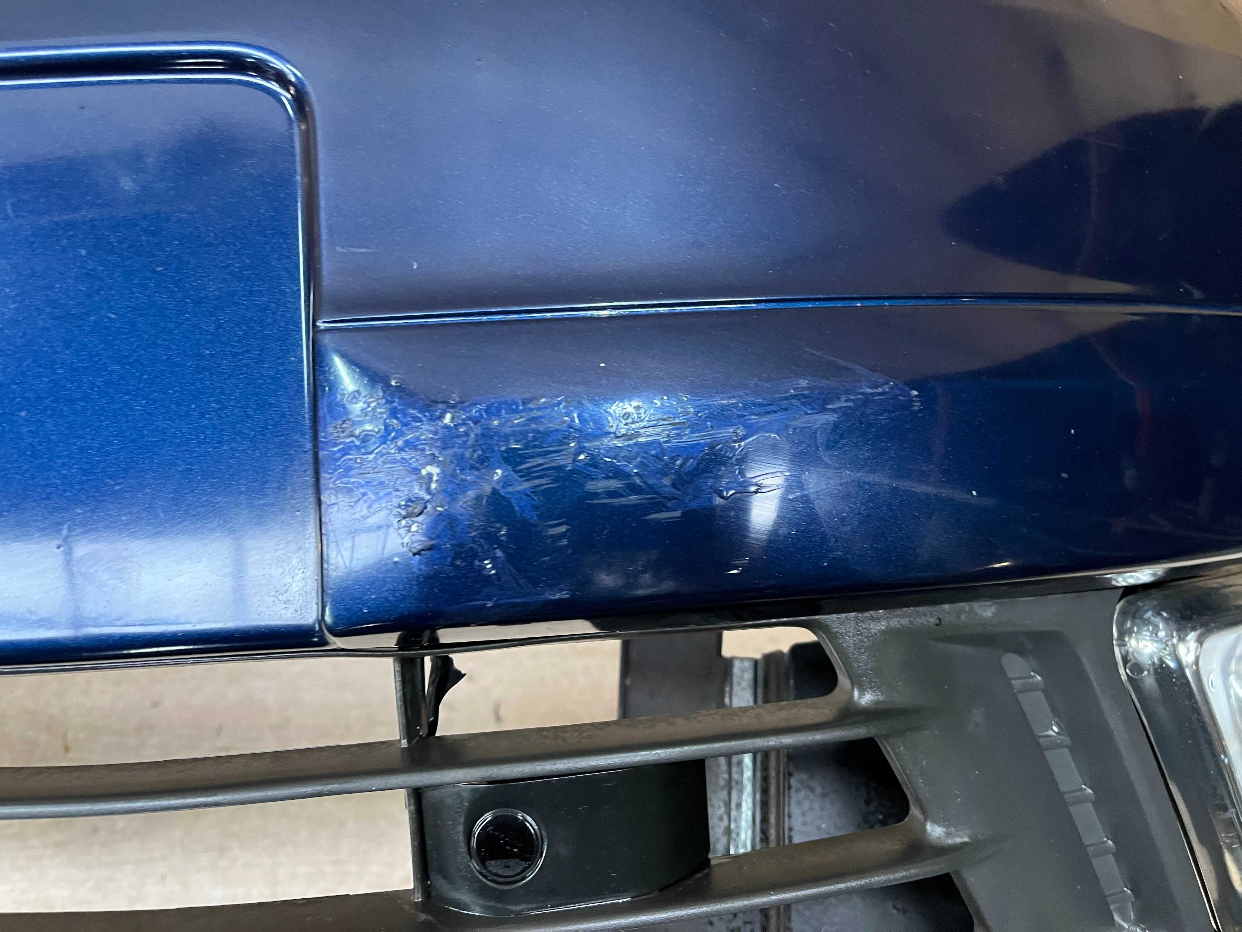 Zderzak przedni Ford Galaxy 4x pdc kolor e6