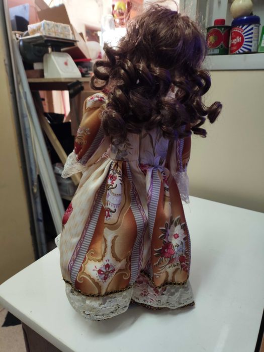 Boneca de porcelana antiga 40 cm Altura