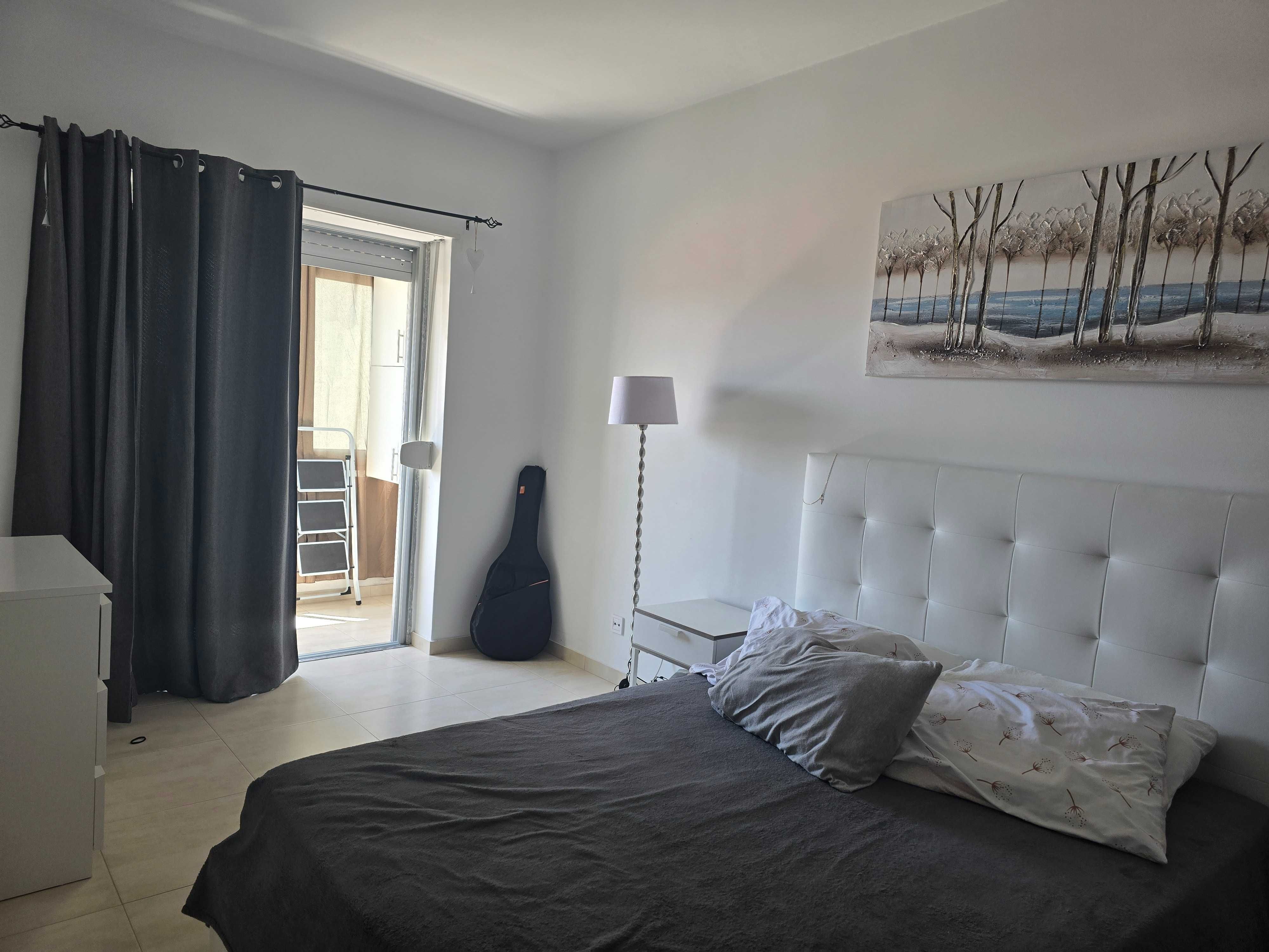 Apartamento Mobilado e Equipado para Arrendamento na Torre da Marinha