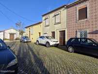 Casa com terreno em Águas Santas, Maia, Porto