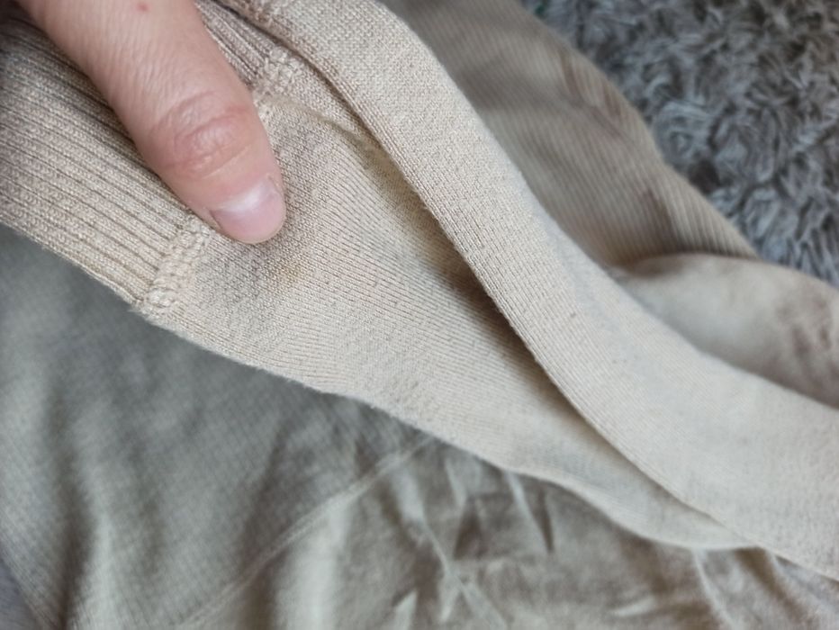 Sweter na guziki damski.