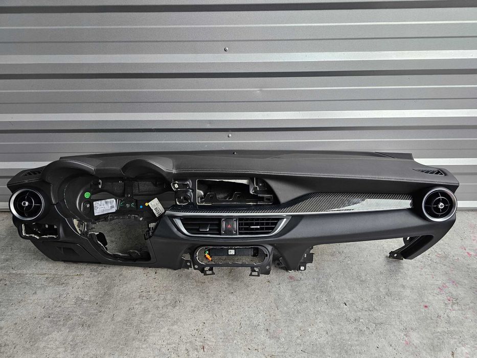 Торпеда Alfa Romeo Stelvio ремни подушки запчасти разборка шрот