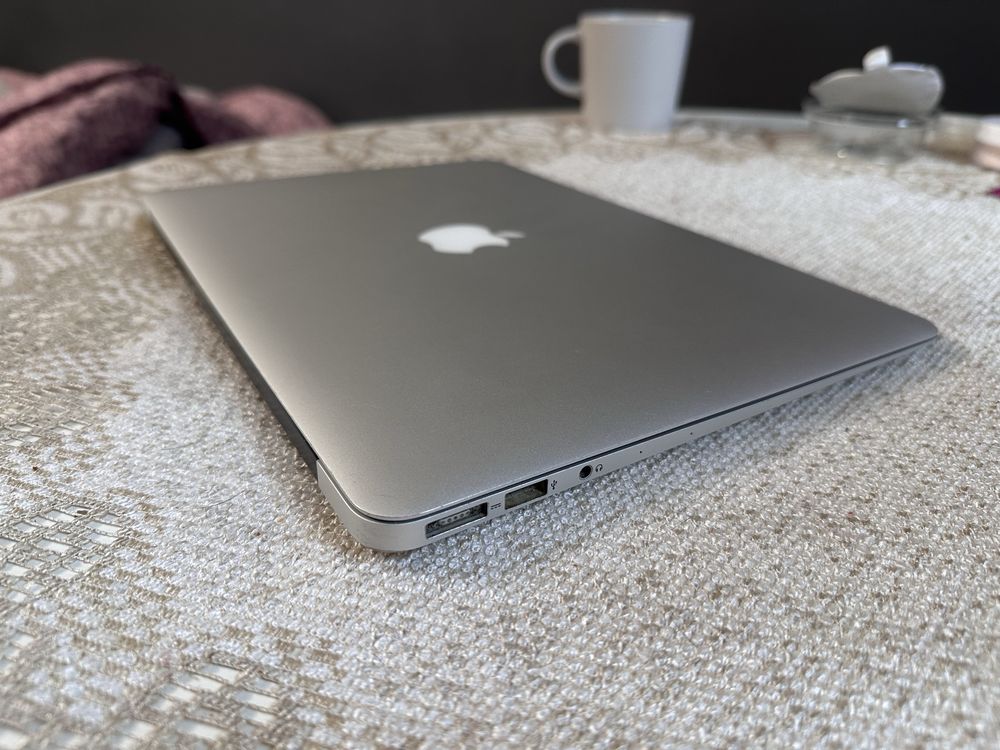 Gwarancja 12 msc Macbook Air 13 i5 128 SSD 4GB super stan