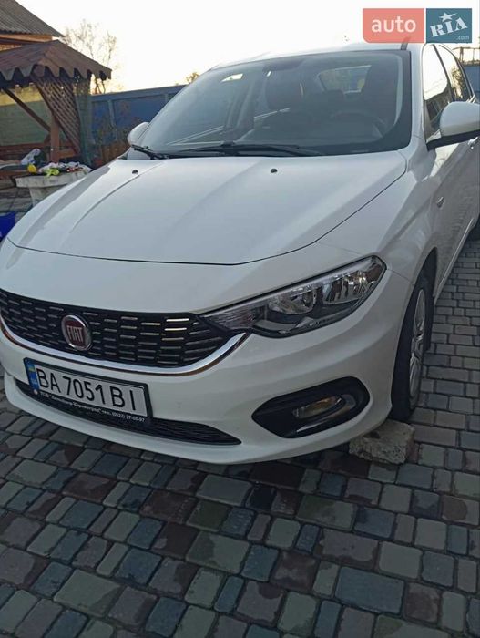 Офіційне авто Fiat Tipo 2016 року, Механіка, Бензин, 1.37 л