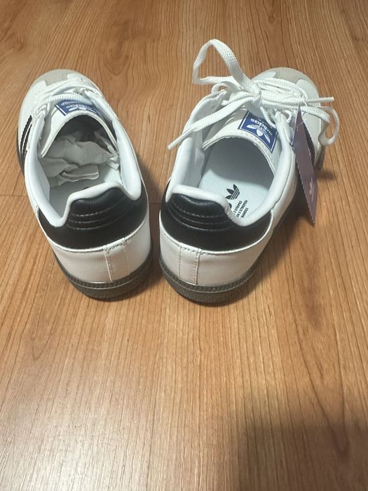 Adidas samba tamanho 37 mas serve 36