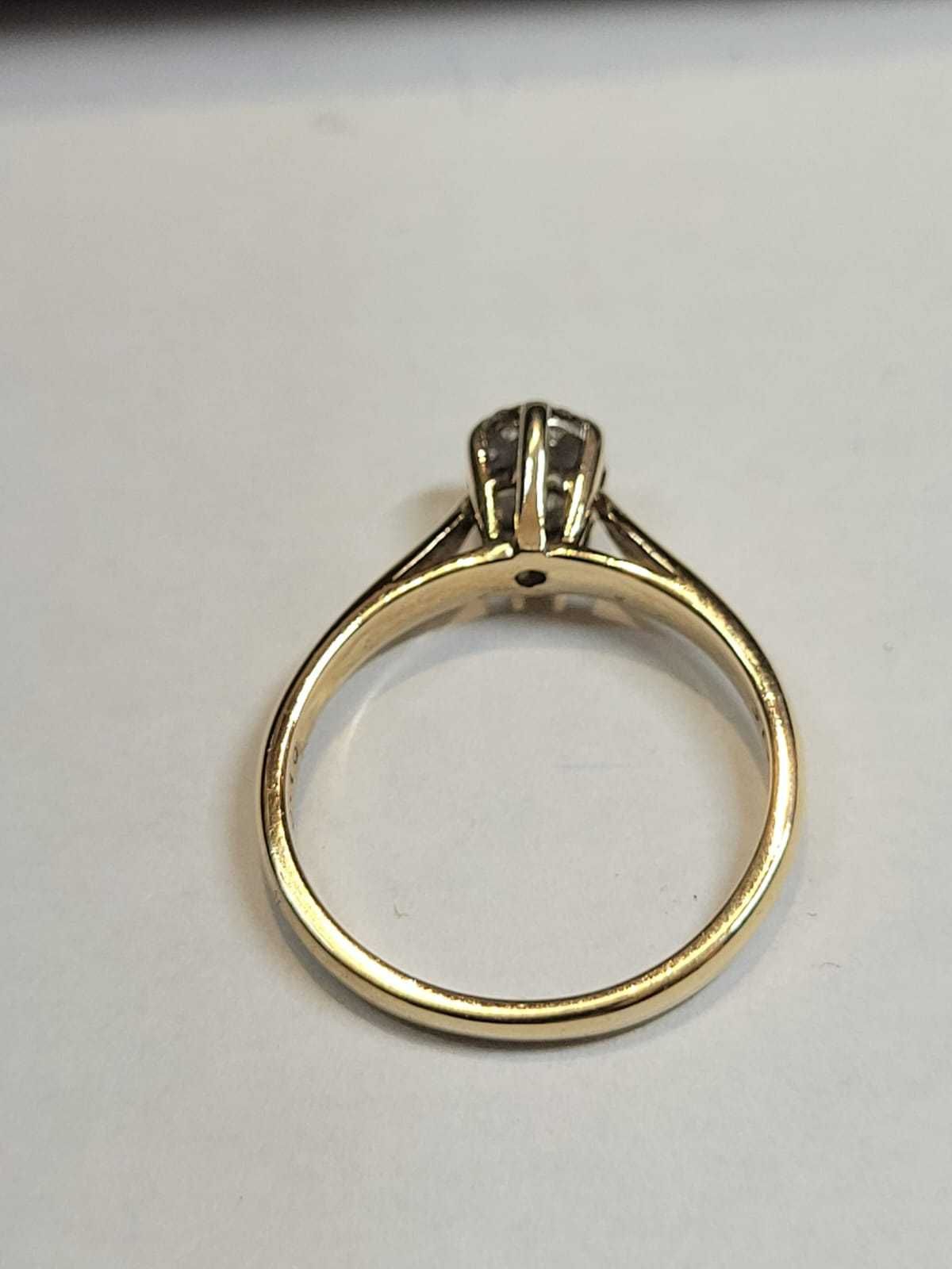 Złoty pierścionek z brylantami - 7sztuk - 375
