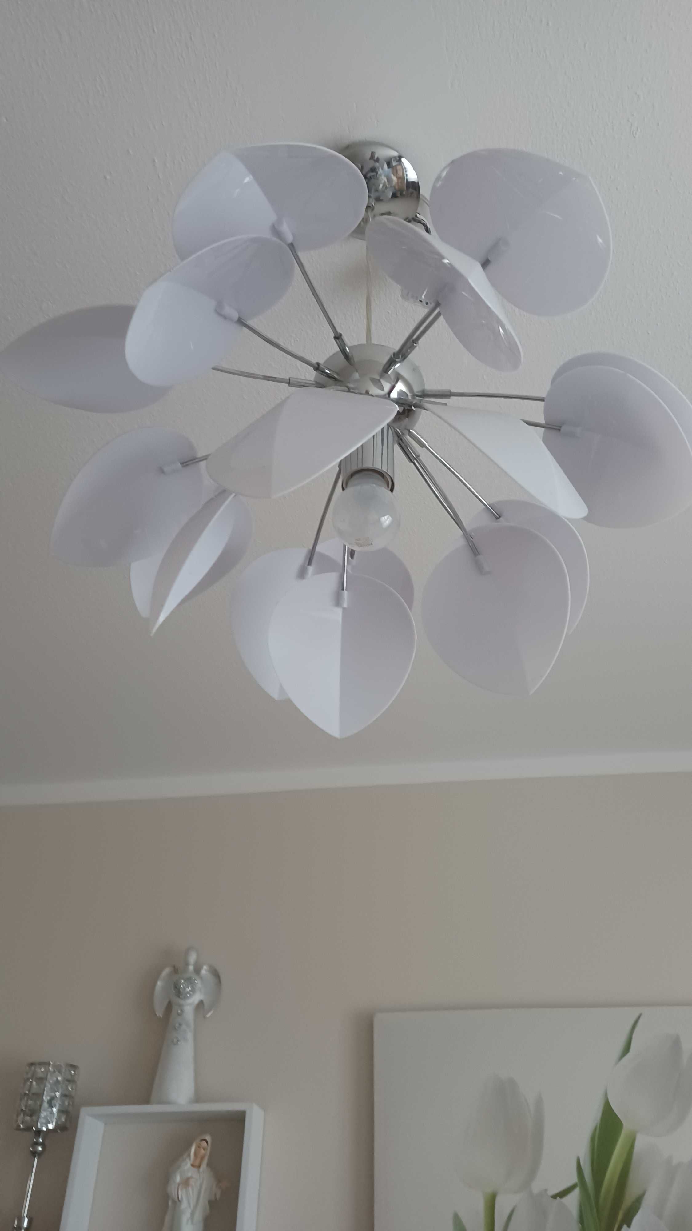 lampa sufitowa biała