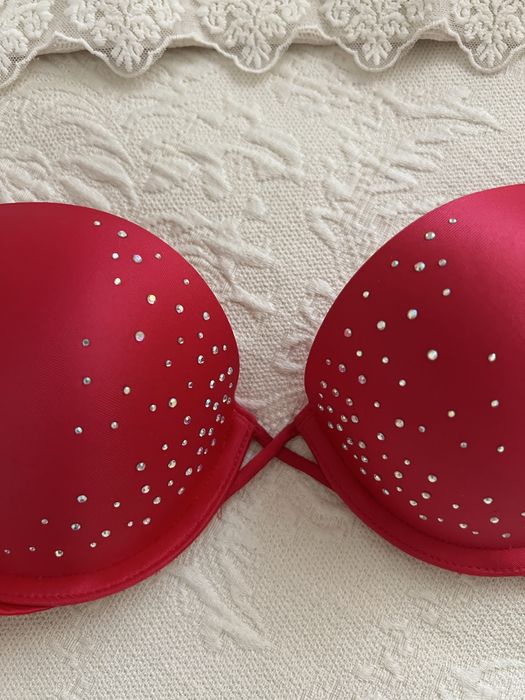 Бюстгалтер красный Victorias Secret
