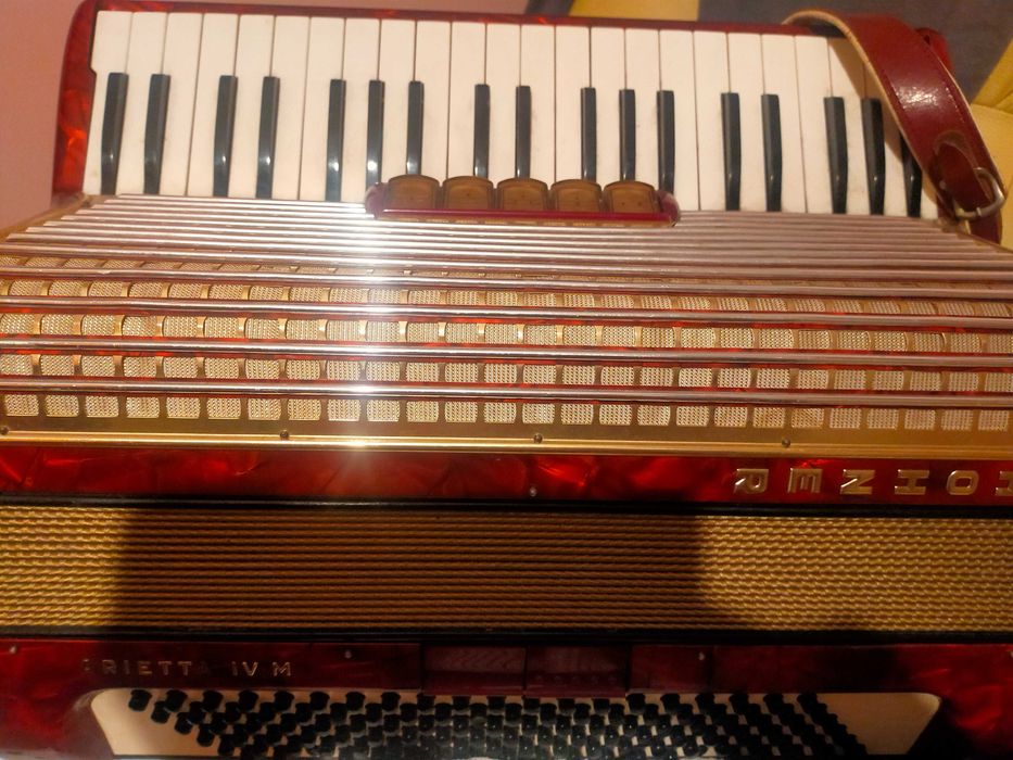 Akordeon hohner arietta IVm