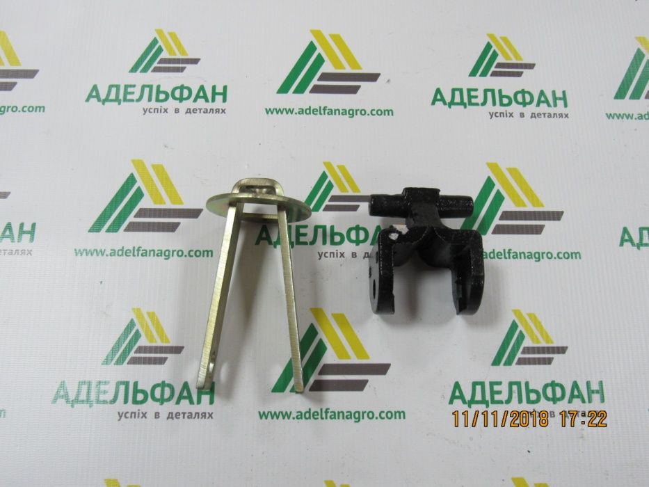 Кронштейн стойки культиватора John Deere в сбореN188864 N134956 М60416